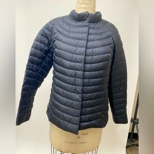 Athleta lightweight puffer jacket